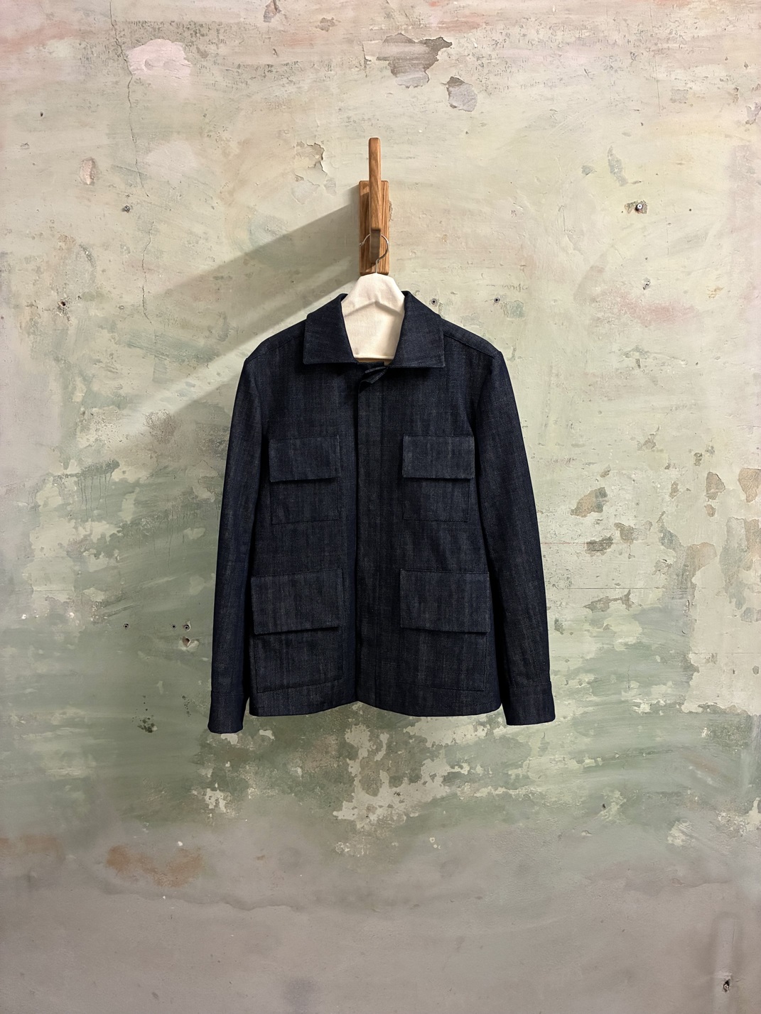 Kleine Wandgarderobe aus Holz - Image 15