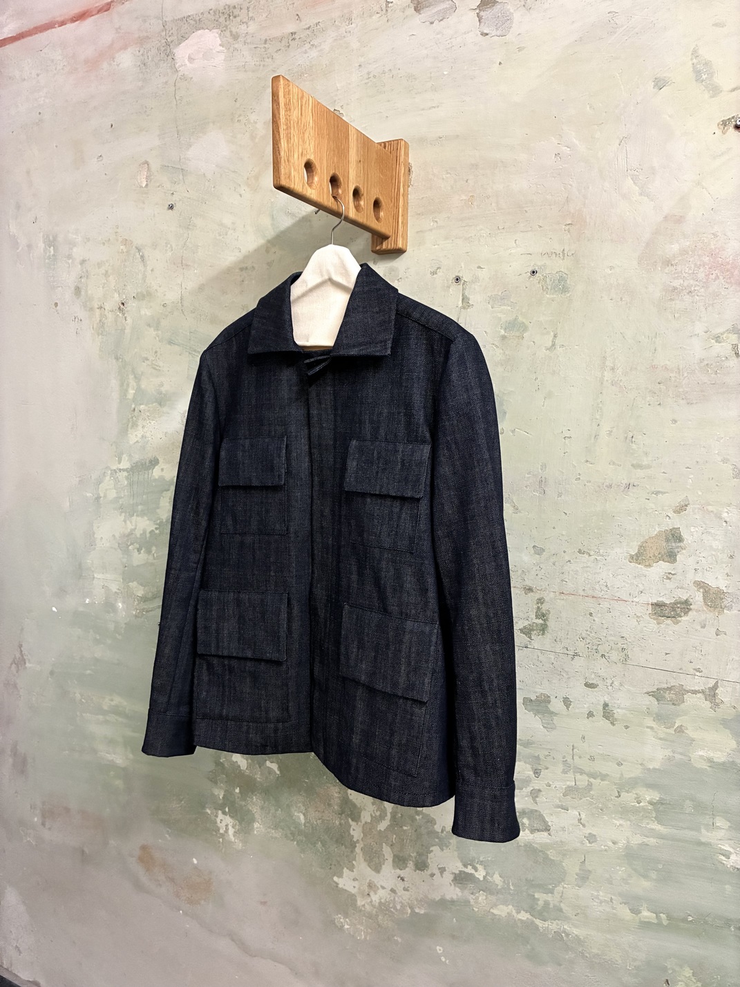 Kleine Wandgarderobe aus Holz - Image 16